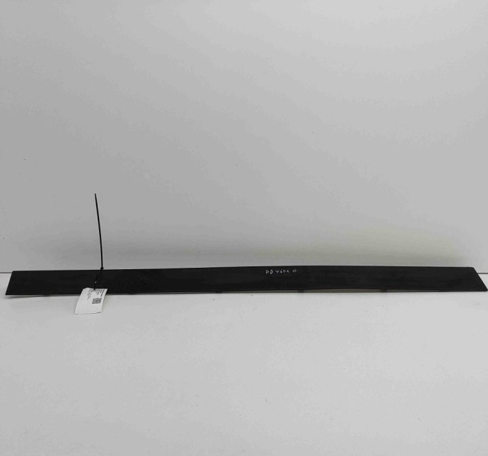 Bandou inferior ușă dreapta față TESLA MODEL X 2016 OEM: 1035120-00-D