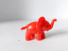 Figurina elefant rosu - veche, vintage, 4x5cm
