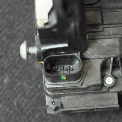 &amp;Icirc;ncuietoare ușă dreapta față MERCEDES-BENZ C W205 2016 OEM: A2220063999 2255281 foto