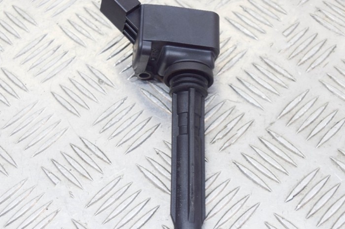 Bobina de inducție de &icirc;naltă tensiune VW GOLF VII 5G1, BQ1, BE1, BE2 2015 OEM: 06J905110G,0040102009 11627245