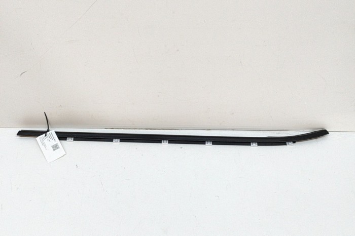 Chedar geam ușă st&acirc;nga spate KIA EV6 CV 2022 OEM: 83210-CV000 25840800