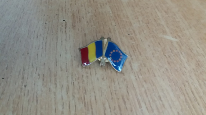 CM3 N3 35 - insigna - steag - Romania - UE