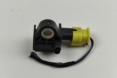 Senzor de impact dreapta față SKODA SUPERB III Estate 3V5 2019 OEM: 5Q0959651B 30418859 foto