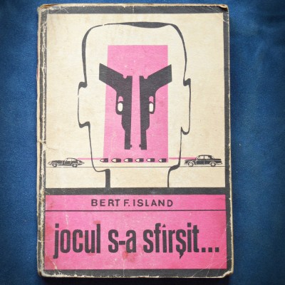 JOCUL S-A SFARSIT... - BERT. F. ISLAND foto