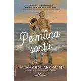 Cumpara ieftin Pe mana sortii - Hannah Bonam-Young, Corint