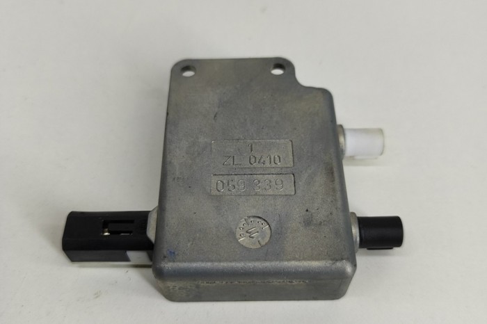Amplificator de antena MERCEDES-BENZ C T-Model S204 2012 OEM: A4638203789 22540058