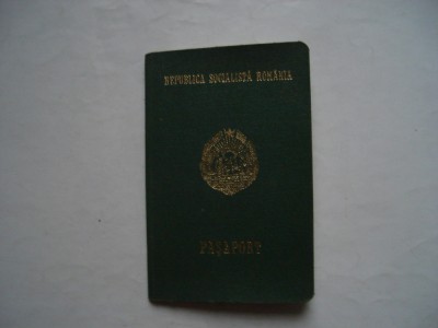 Pasaport RSR emis in anul 1984 foto
