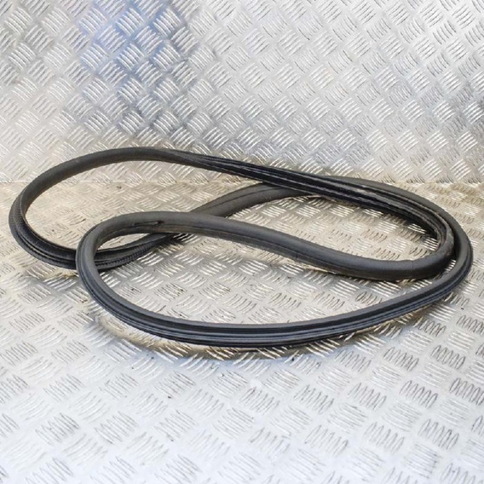 Garnitura ușă st&acirc;nga spate SKODA YETI 5L 2016 OEM: 5L0867367B | 4153896