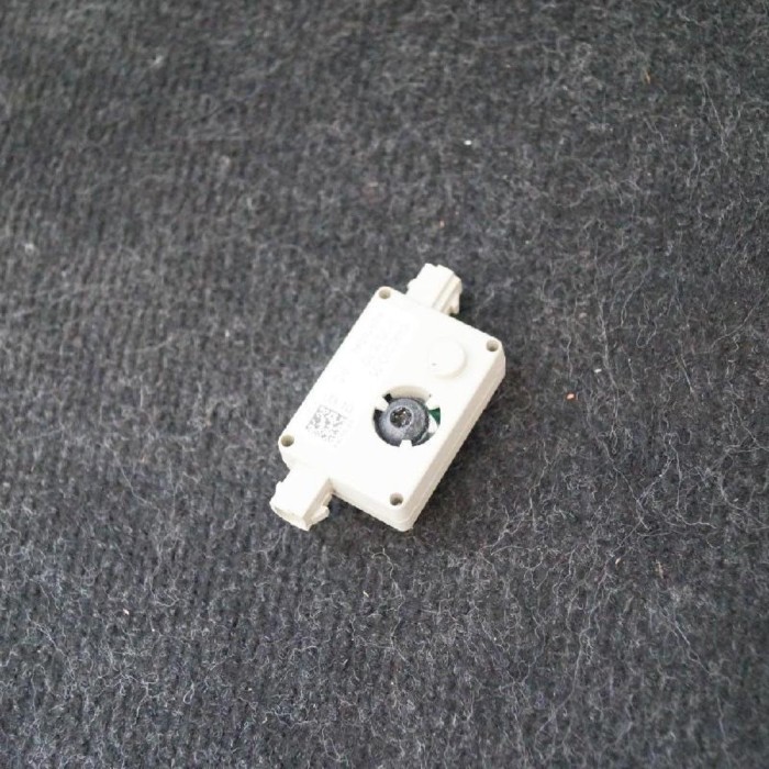 Amplificator de antena BMW 3 E90 2010 OEM: 6990090 2501237