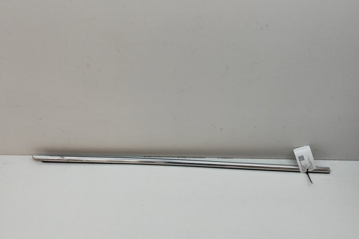 Chedar geam ușă dreapta față VW PASSAT B8 3G2 2018 OEM: 3G0837476D 22269684