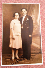 Cuplu. Fotografie tip carte postala datata 1930 - Foto-Pax Ed. Bucovsky foto