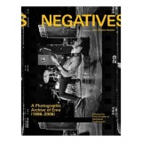 Negatives: Arhiva Foto Emo 1996-2006 (Hardcover, Carte straina in engleza)