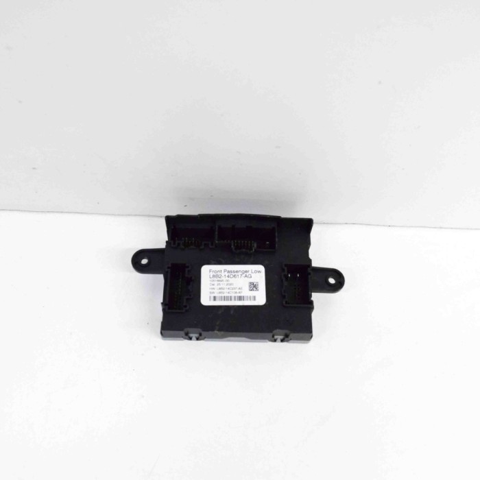 Modul de control ușă st&acirc;nga spate JAGUAR I-PACE X590 2020 OEM: L8B2-14D617-AG,L8B2-14C237-AE,L8B2-14C108-AF 20941605