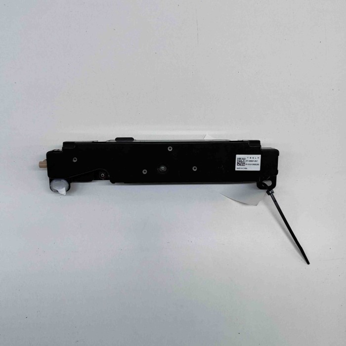 Amplificator de antena TESLA MODEL Y 2022 OEM: 1585601-00-E
