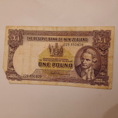 Pound 1956 Noua Zeelanda; semn. Fleming; ruptura stanga jos; capitan Cook; RARA