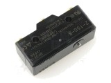 Micro&icirc;ntrerupător SNAP ACTION 15A cu ax SPDT