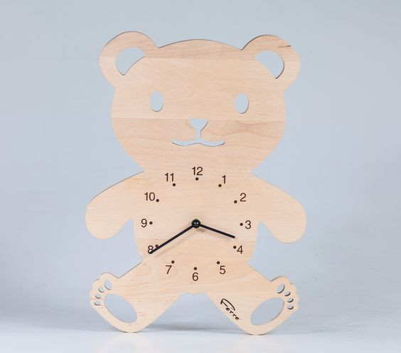 Ceas de perete Lumea Animalelor, Ursulet, personalizabil, lemn, 30 cm