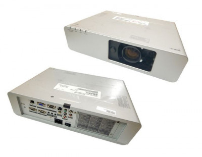 Panasonic PT-F100NT 3200 LUMENI 1024x768 450 ore foto