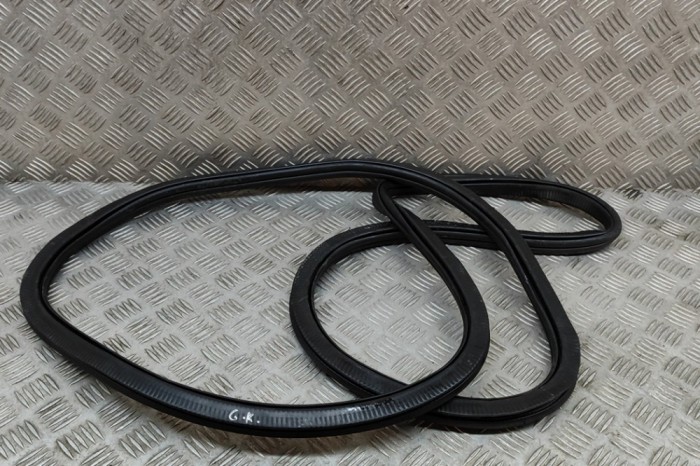Garnitura ușă st&acirc;nga spate VW ID.3 E11 2022 OEM: 10A867913B | 22277325