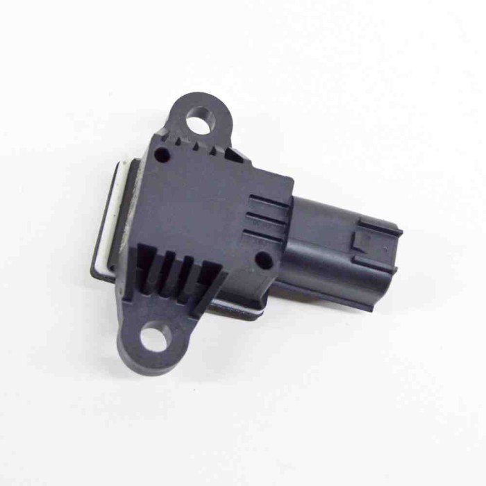 Senzor de impact dreapta față FORD PUMA J2K, CF7 2022 OEM: GN15-14C676-AA | 17233388