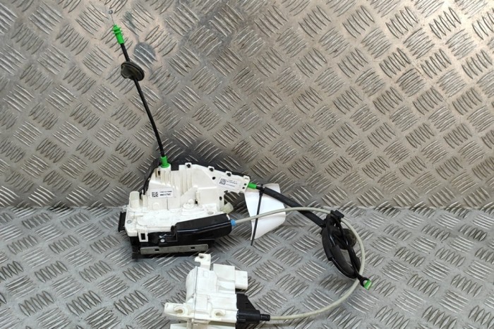 &Icirc;ncuietoare ușă dreapta față TESLA MODEL X 2017 OEM: 1126200-00-B,1126164-00-A 25804513
