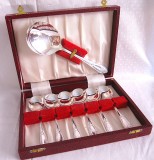 SET LINGURITE SI LINGURA ARGINTATE PLACATE CU ARGINT MARCA BENNETT &amp; HERON ANGLIA TACAMURI DESERT