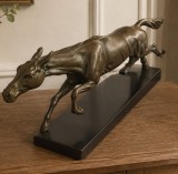 Superbă sculptura de dimensiuni mari,cal din bronz pe soclu din marmură neagră