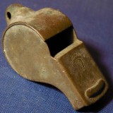 ARĂDEANCA - FLUIER de Arbitru de Fotbal. Vechi de Colecție, anii 1960. Făcut din Alamă