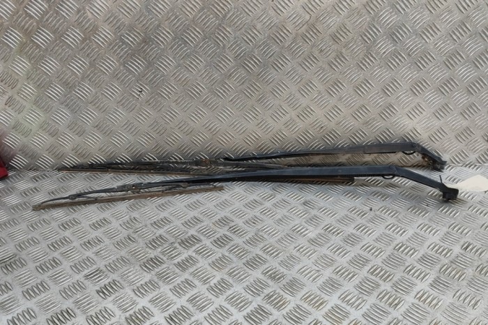 Braț ștergător față TOYOTA PRIUS _W5_ 2016 OEM: 85211-47171,8521147171,85221-47150,8522147150 30801847
