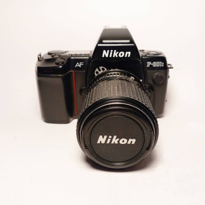 Nikon F-801s cu Nikon 35-105mm | 35mm | Functional foto