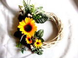 Coronita Handmade cu Floarea Soarelui, Decorativa, Ratan 20cm, Flori Artificiale