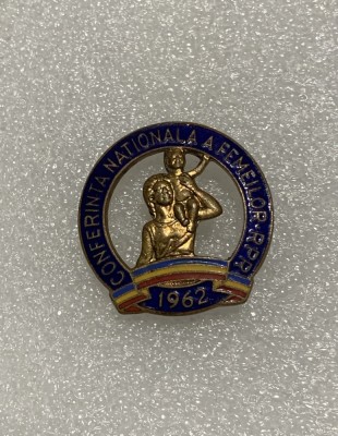 Insigna conferința națională a femeilor RPR 1962 foto