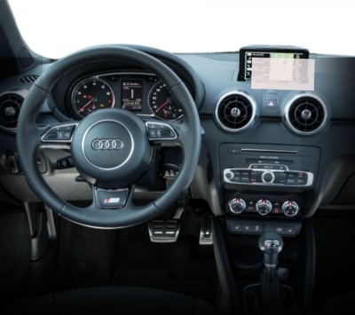 Folie Protectie Navigatie Audi A1 Sportback 2015-2018, Duragon, protectie Display Navigatie, silicon Transparent, Anti-zgarieturi, kit instalare foto