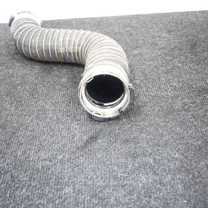 Furtun intercooler dreapta BMW 1 F20 2015 OEM: 8573762 3989549
