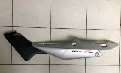 Honda CBR125R JC39 07-10 JC34 04-06 Carena spate stanga foto