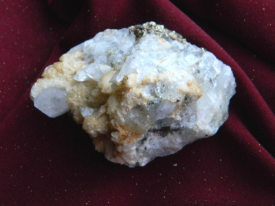 Specimen minerale - CUART SI CALCITA (C8) foto