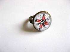 Inel cu motiv traditional , inel reglabil sticla 29215