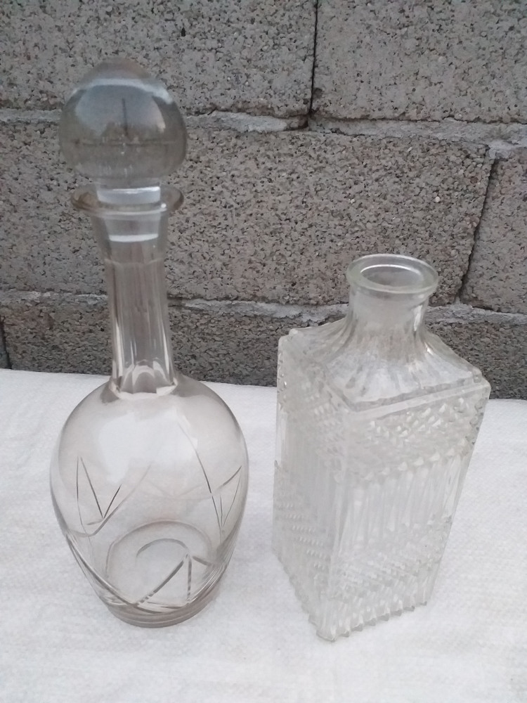 Decantor cristal, sticla tarie 2 sticle vechi de colectie comunism |  Okazii.ro