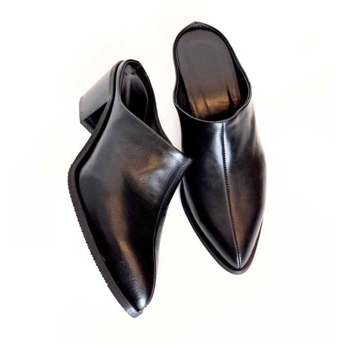Saboti dama din piele naturala tip ciocata Rosy Black, 37 si 41