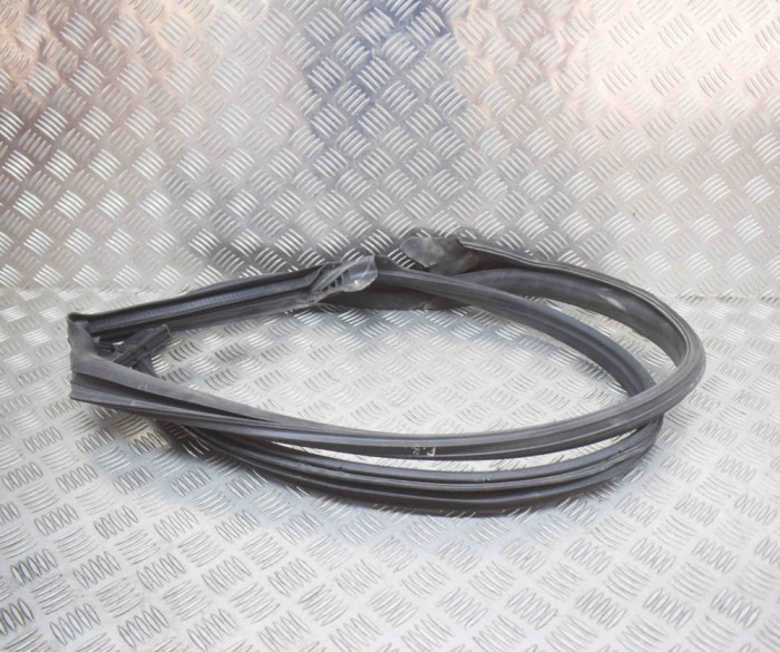 Garnitura ușă st&acirc;nga față TESLA MODEL 3 2019 OEM: 1090499-99-F