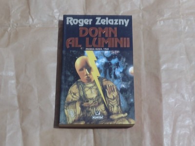 ROGER ZELAZNY - DOMN AL LUMINII foto
