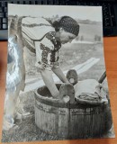 AMS @ - FOTOGRAFIE PUTNA, la spalat rufe, dimensiune mare 400x300 mm