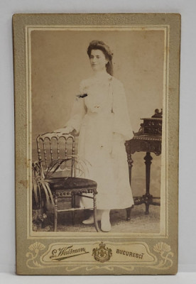 FOTOGRAFIE C.D.V. , STUDIO L. WAISMAN , BUCURESTI , TANARA CU ROCHIE ALBA , SFARSITUL SEC. XIX foto