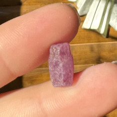 Rubin cristal natural unicat b13