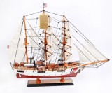 Cumpara ieftin Model Nav? US Coast Guard Eagle &ndash; Elegan?? Maritim? &icirc;n Miniatur?