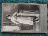 fotografie celebru atelier , anii 1910 -1920 ,dimensiune 16cm x11 cm Portret de cabinet .Domnisoara