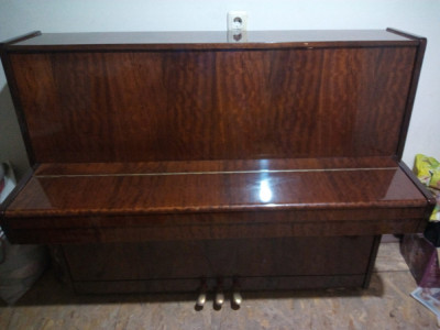 Pianina reconditionata Belarus foto