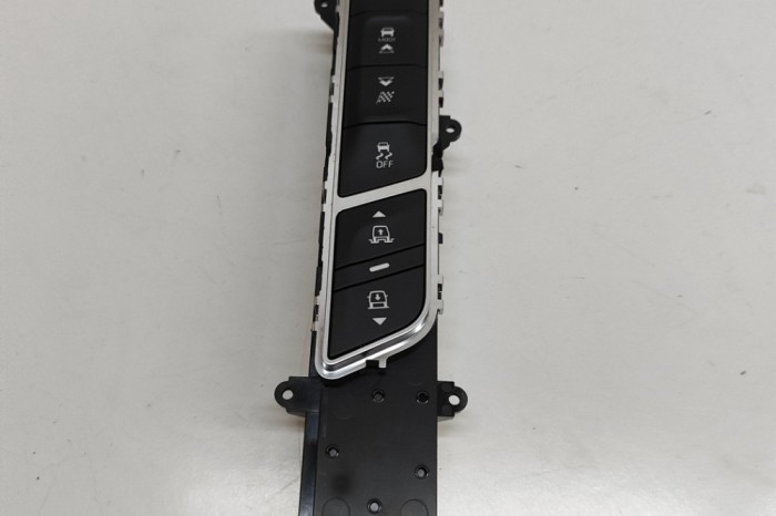 Panou de butoane JAGUAR I-PACE X590 2018 OEM: J9D3-14V791-AD,J9D3-14B793-AD,J9D3-14B790-AD | 31715990