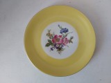 Farfurie de portelan fin, Wunsiedel Bavaria Germany, decorata cu flori, 19.5cm diametru