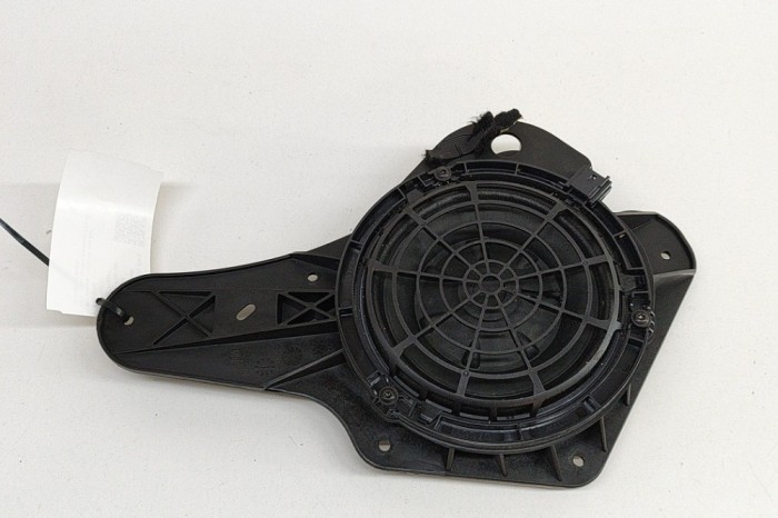Difuzor ușă dreapta spate PEUGEOT 3008 SUV 2021 OEM: 9813827080,9845519380 27636618